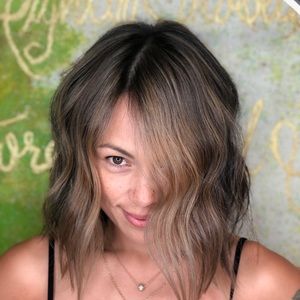 Meet your Posher, Lia